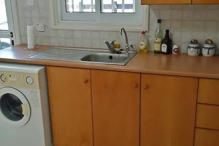 House 3 Vilă *