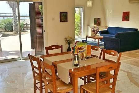 House 3 Ларнака