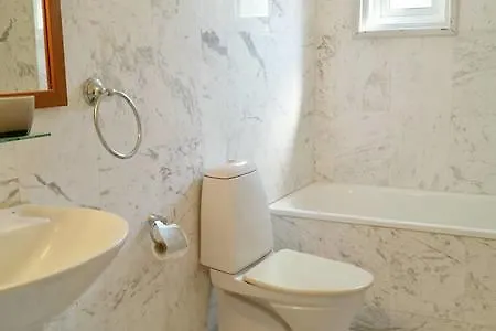 Vilă House 3 *