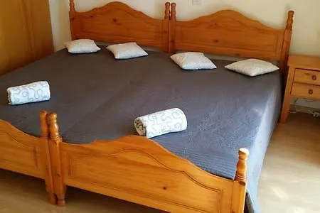 Vilă House 3 *
